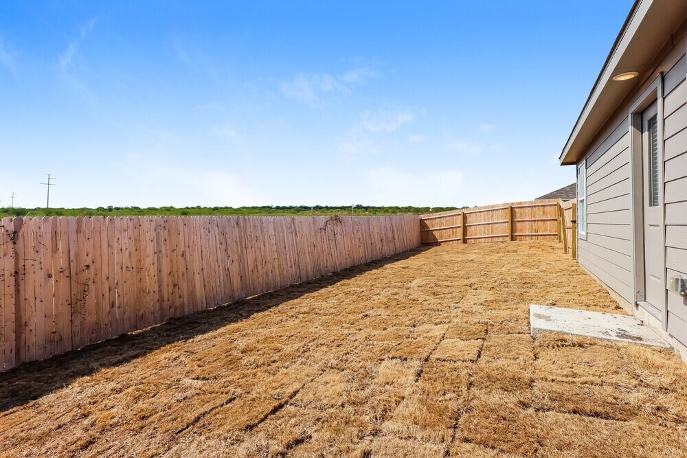 Building Photo - 533 Chevre Rd