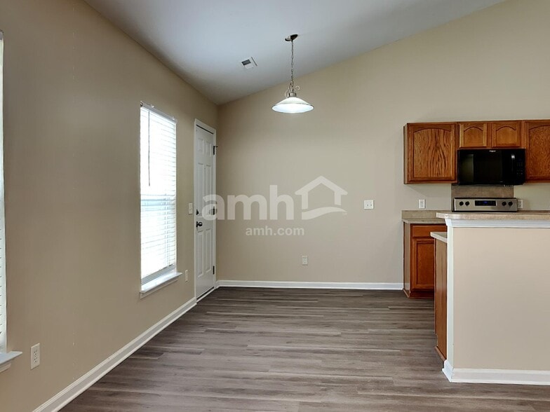 Building Photo - 425 Watershed Dr