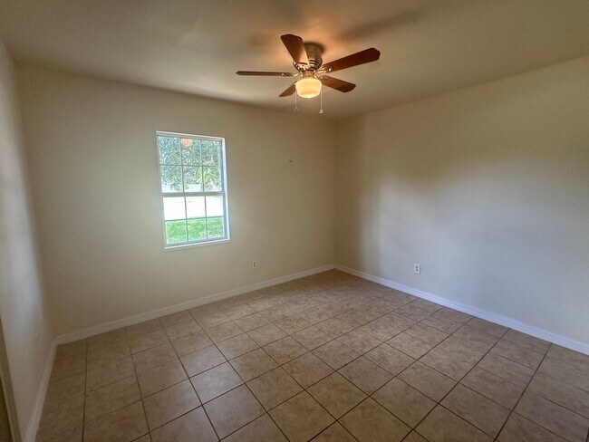 Building Photo - VERO BEACH HIGHLANDS