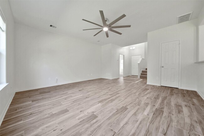 Building Photo - 305 Crooked Pine Court