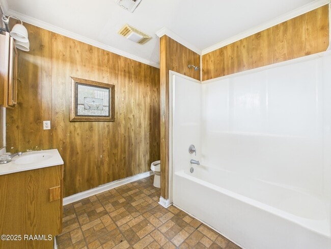 Building Photo - 125 Sternberg Dr