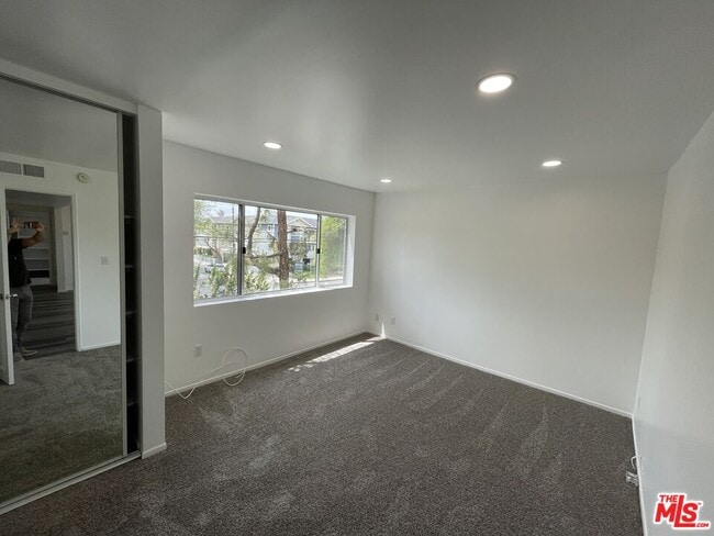 Building Photo - 14850 Hesby St