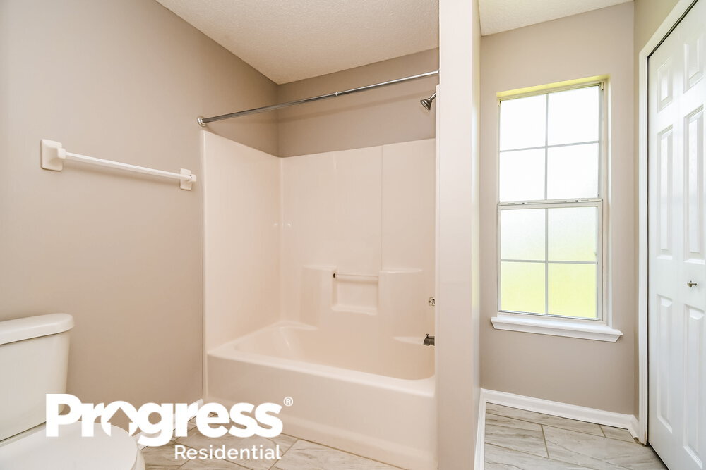 Building Photo - 3152 Olde Sutton Parke Dr