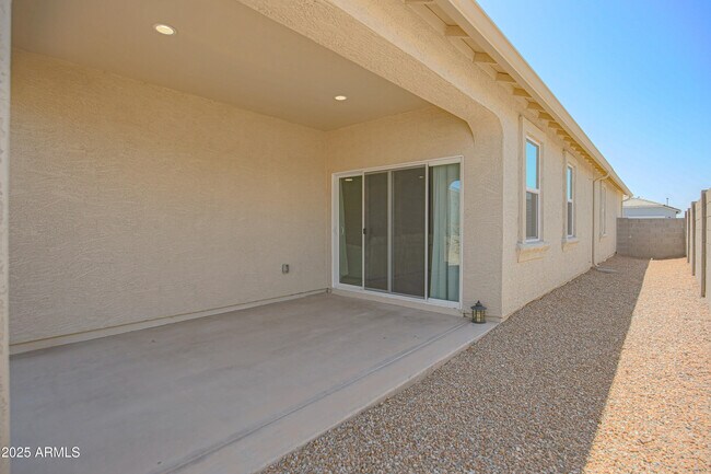 Building Photo - 24380 W Jones Ave