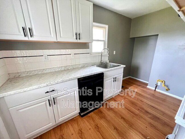 Building Photo - 4535 4th Ave