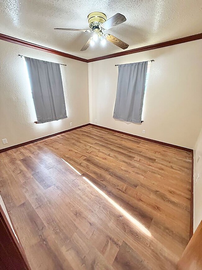 Building Photo - Nice 3 Bdrm 2 Bath Home in Decatur Texas