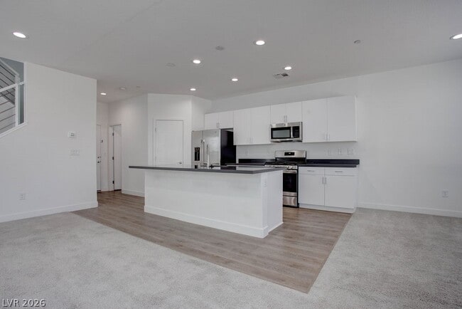 Building Photo - 70 Harrison Rose Ct