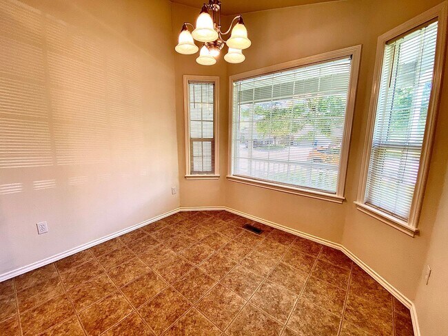 Building Photo - 3 bedroom 2 bath Walking Distance to Sage Valley Middle School