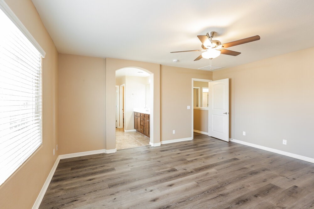 Building Photo - 5809 S 27th Ln