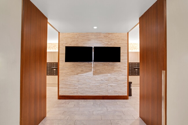 Building Photo - 145 Riverhaven Dr