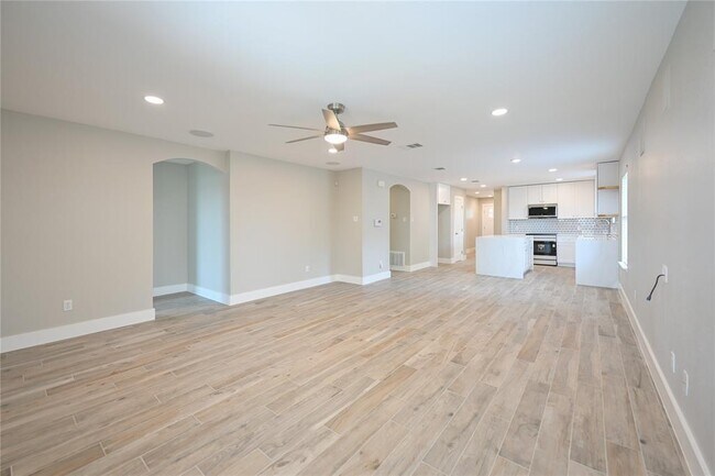 Building Photo - 13617 Coomer Path