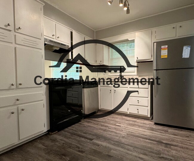 Building Photo - 3 Bedroom Home in Decatur on Malibu with B...