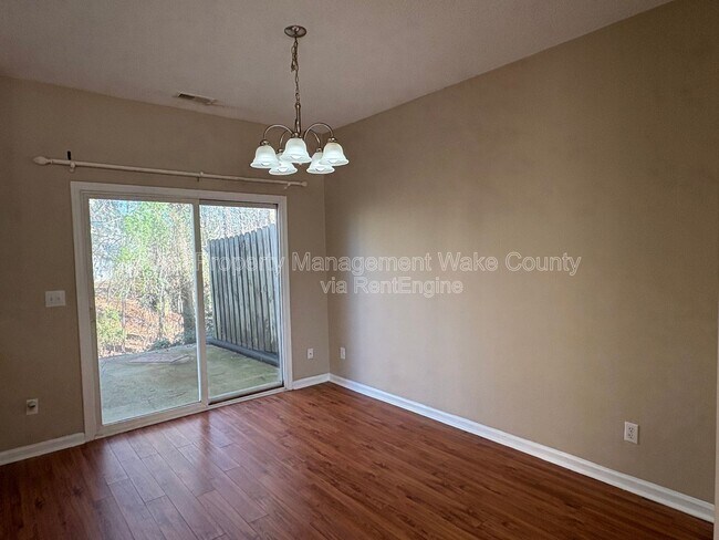 Building Photo - 504 Canyon Lake Cir