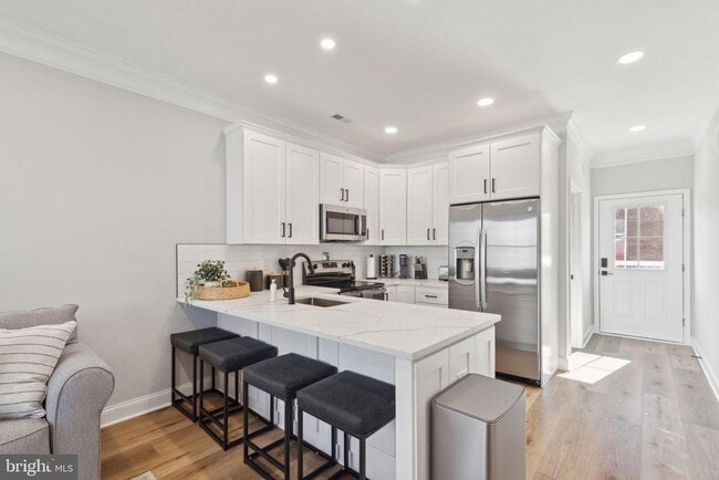 Building Photo - 153 Morgan St