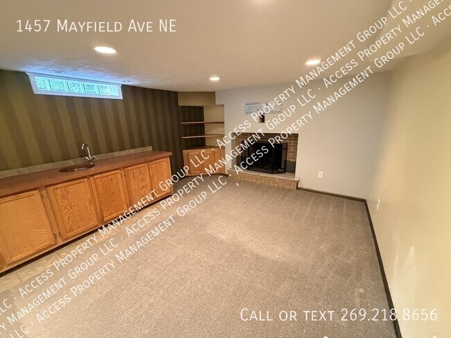 Building Photo - 1457 Mayfield Ave NE