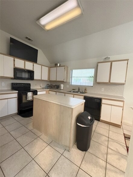 Building Photo - 2230 Laurel Oaks Dr