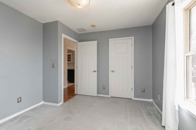 Building Photo - Updated 3-Bed, 2-Bath All-Brick Home for R...