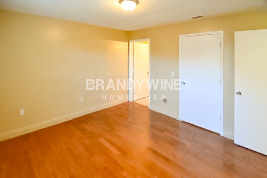 Building Photo - 2606 32nd Village Ave