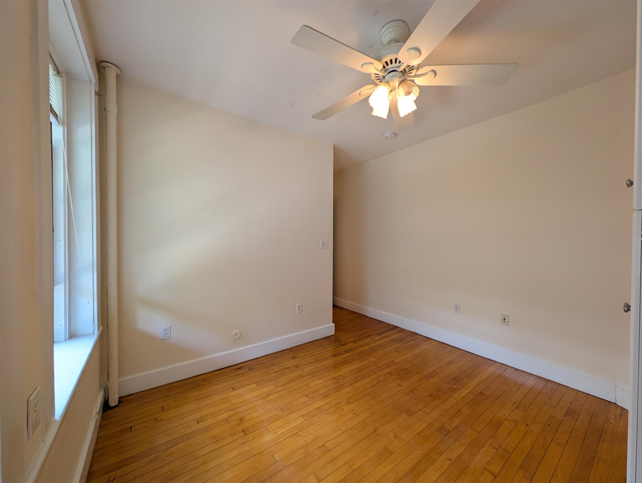 Building Photo - 335A Harvard St