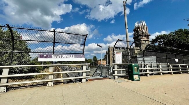 Building Photo - 274 Newtonville Ave