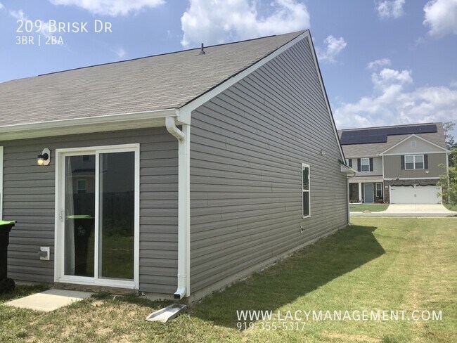 Building Photo - 209 Brisk Dr