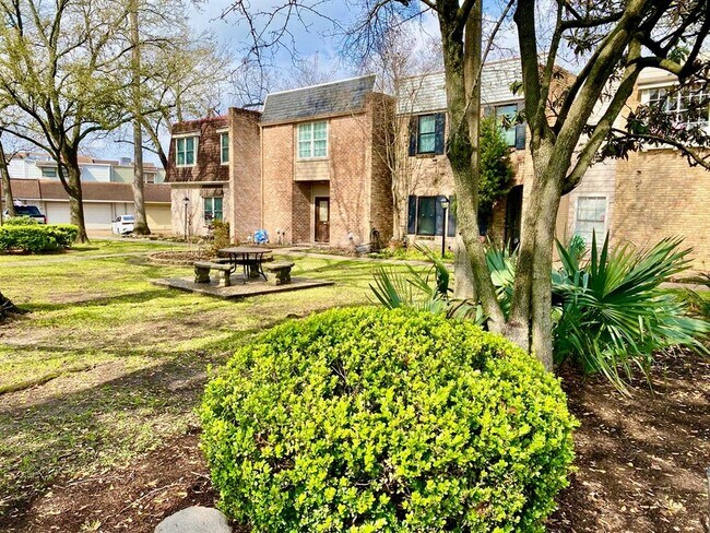 Building Photo - 1281 Blalock Rd