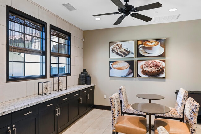 Building Photo - 78918 Adesso Way