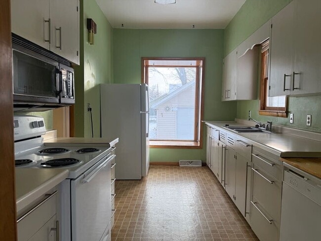 Building Photo - 57 N Terrace