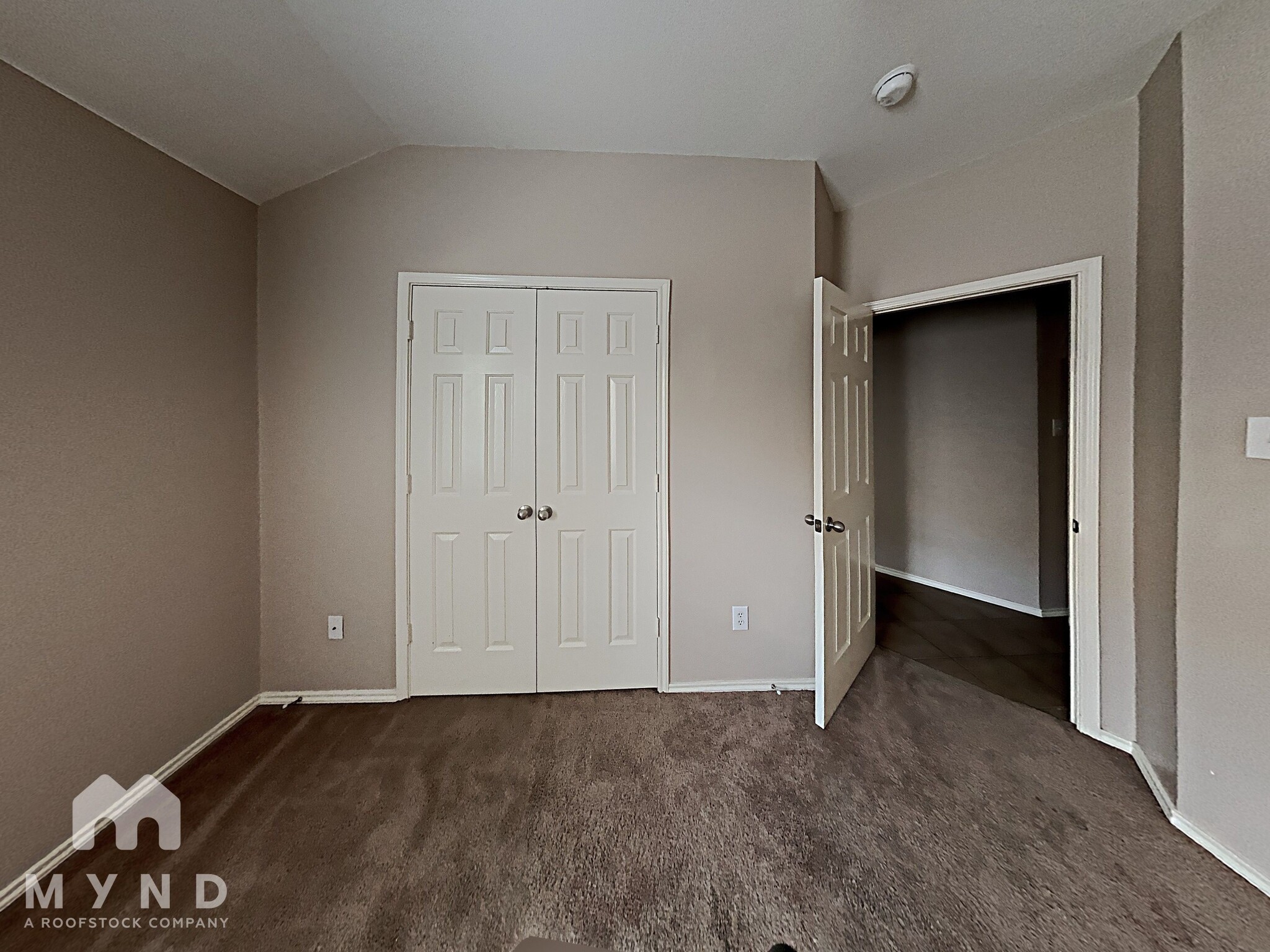Building Photo - 1002 Camp Verde Dr