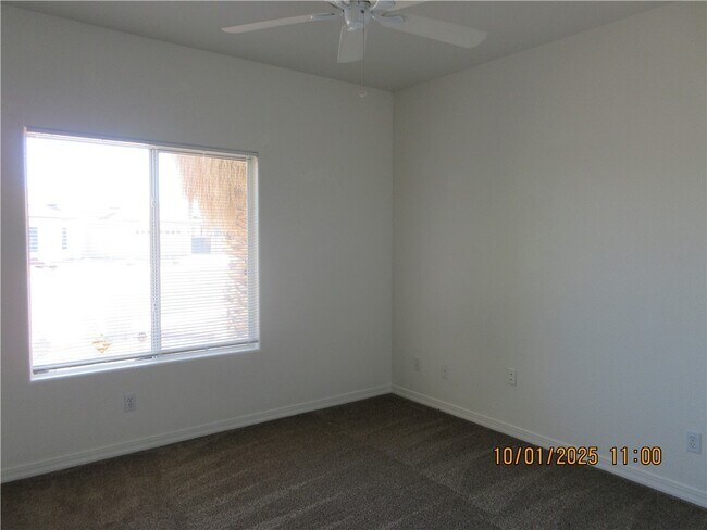 Building Photo - 2301 Graystone Dr