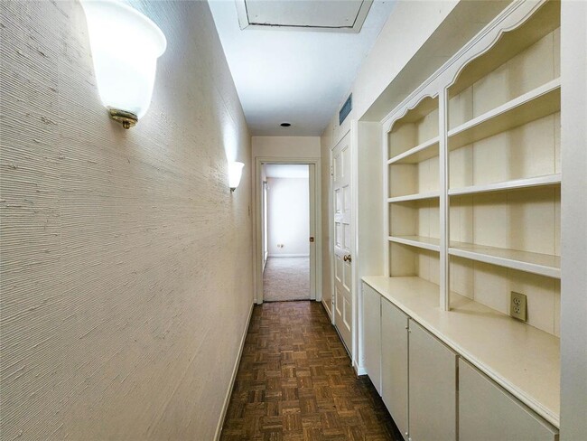 Building Photo - 12 Kings Row