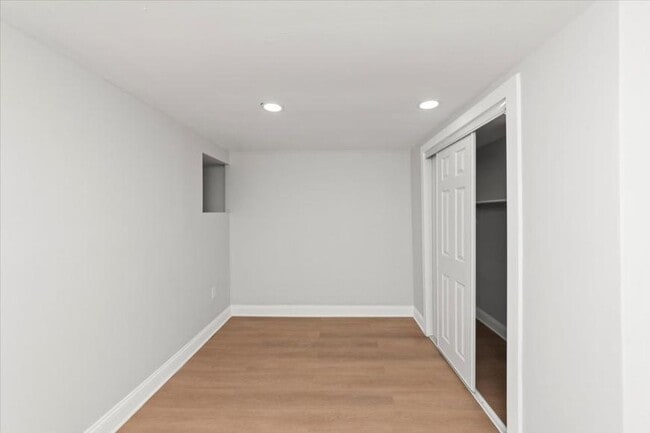 Building Photo - 3 bedroom in Chicago IL 60640