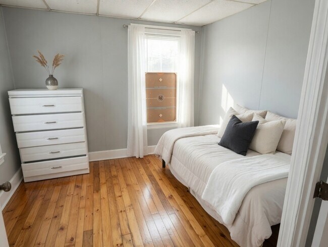 Building Photo - 60 W Broadway