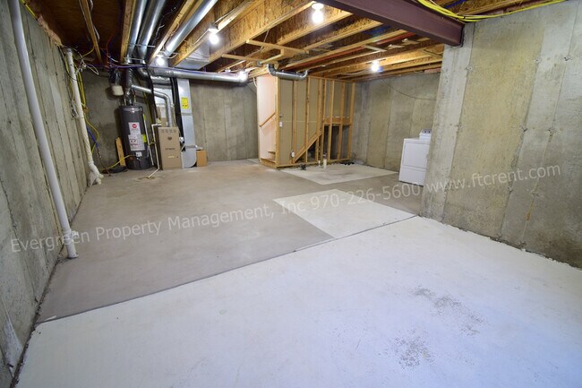 Building Photo - 2 Bedroom, 2.5 bath Townhouse in Pelican Bay, Windsor!