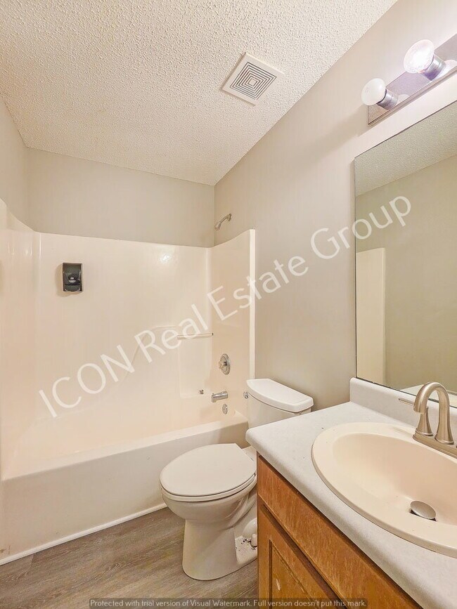 Building Photo - 3/2.5 home on large lot -Powder Springs