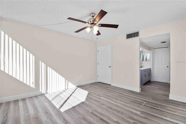 Building Photo - 500 Treasure Island Causeway