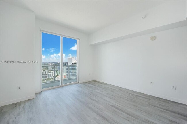 Building Photo - 1900 N Bayshore Dr