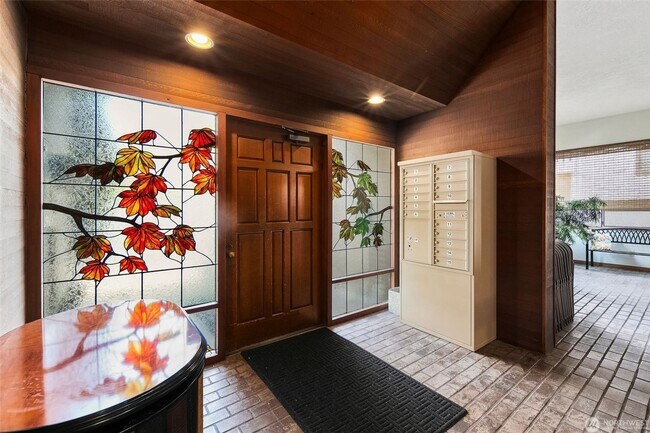Building Photo - 1bd/1ba Edmonds Condo