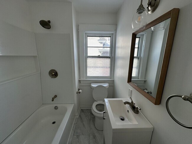 Building Photo - 260 Morgan St