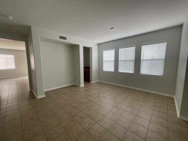 Building Photo - 37280 Parkway Dr