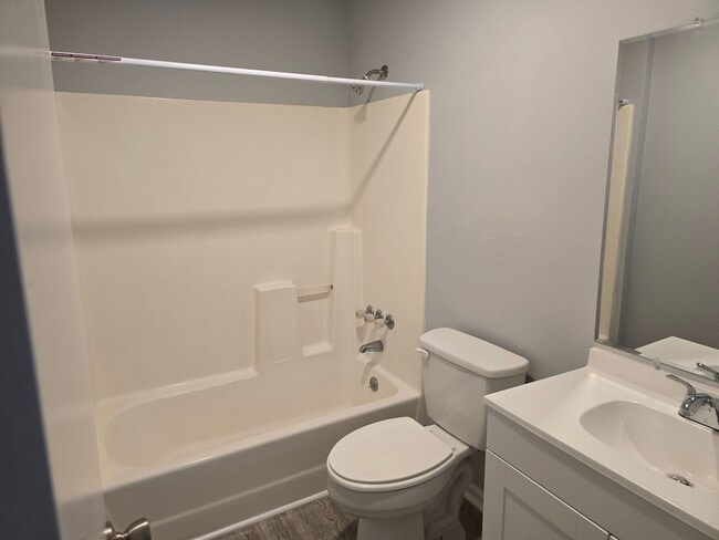 Building Photo - 2 Bedrooms/1 Bath Upstairs unit "Call us a...