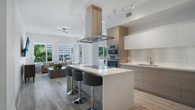 Building Photo - 155 E Boca Raton Rd