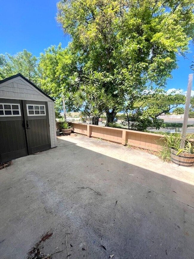 Building Photo - 4 bed/ 2 bath Townhome in Makakilo, Utilit...