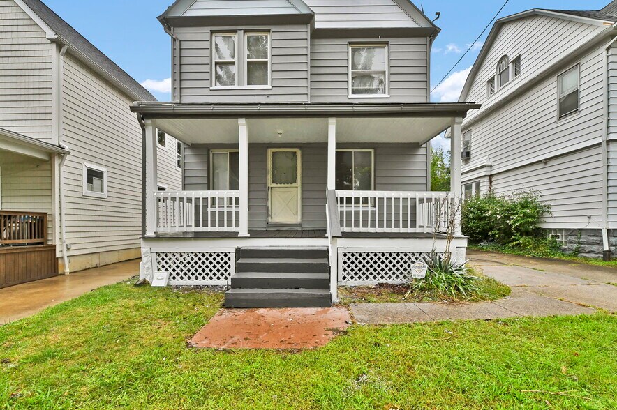 Building Photo - 1423 E 111th St
