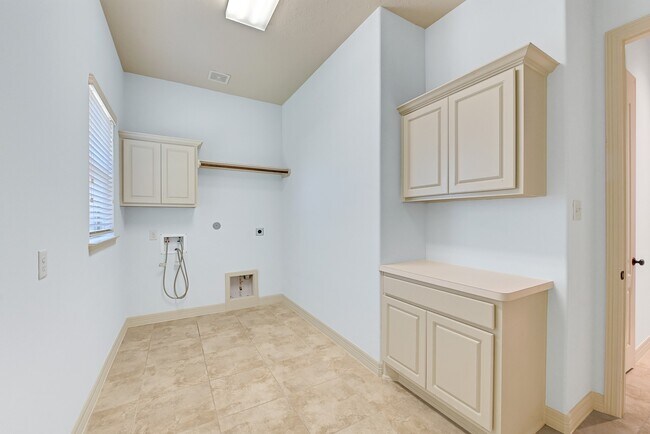 Building Photo - 2702 Ember Pass Ln