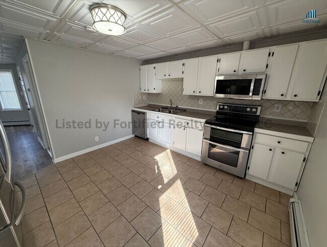 Building Photo - 41 Donnelly St