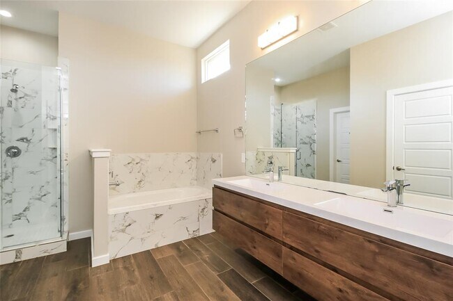 Building Photo - 11215 Paradise Out Ln