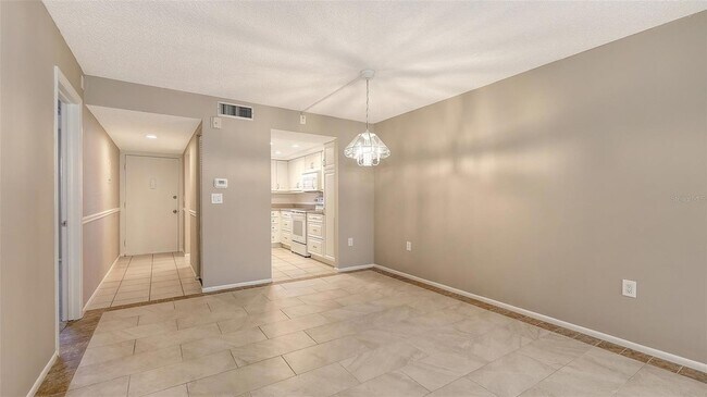 Building Photo - 2220 Stickney Point Rd