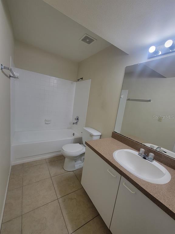 Building Photo - 10024 Strafford Oak Ct