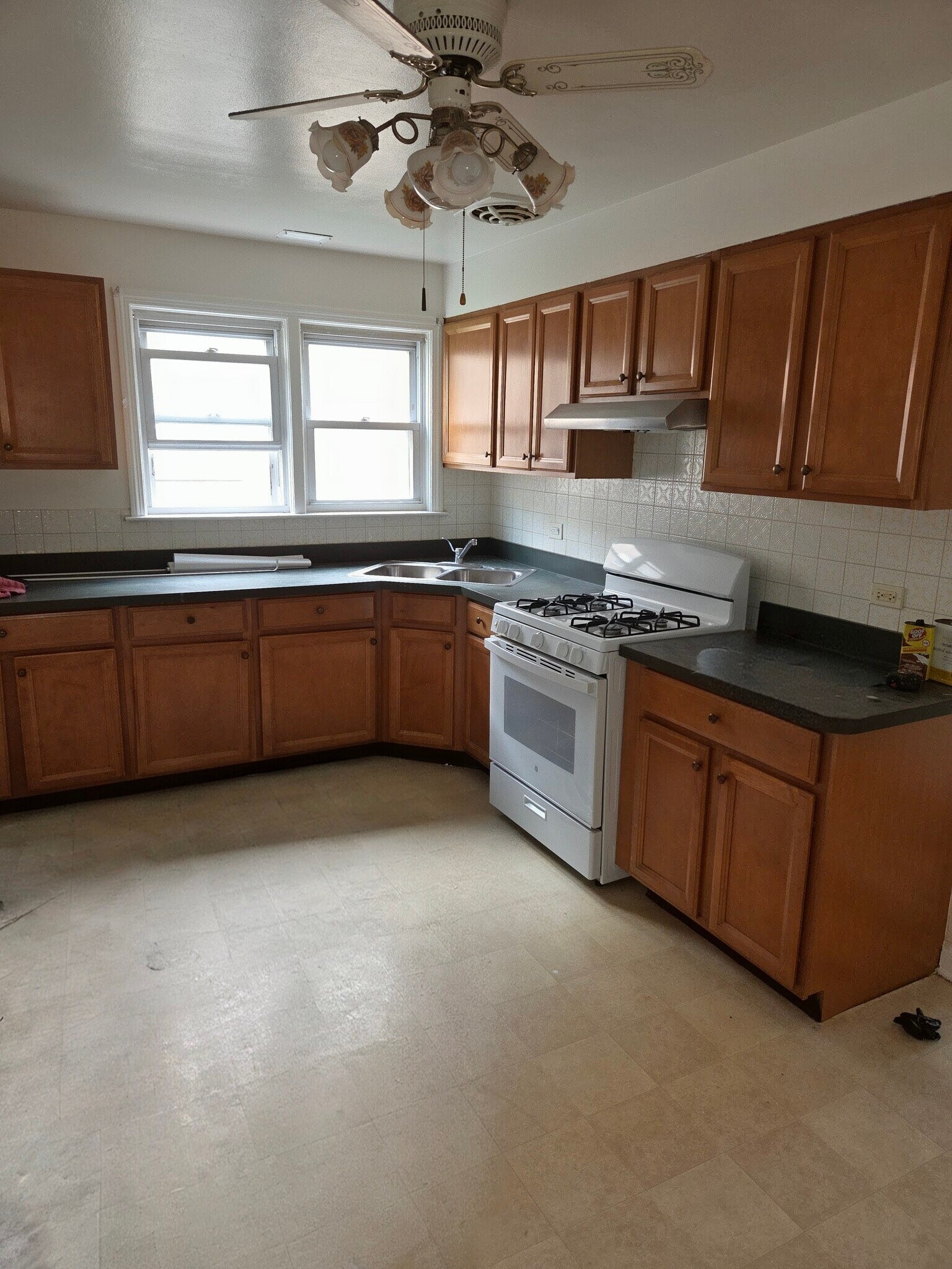 Kitchen - 8050 Kenton Ave